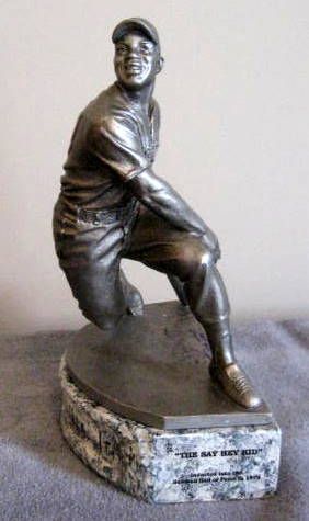 WILLIE MAYS THE SAY HEY KID SIGNED STATUE  w/JSA COA