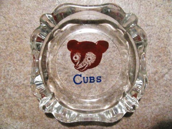 1950'S CHICAGO CUBS BASEBALL TEAM GLASS ASHTRAY