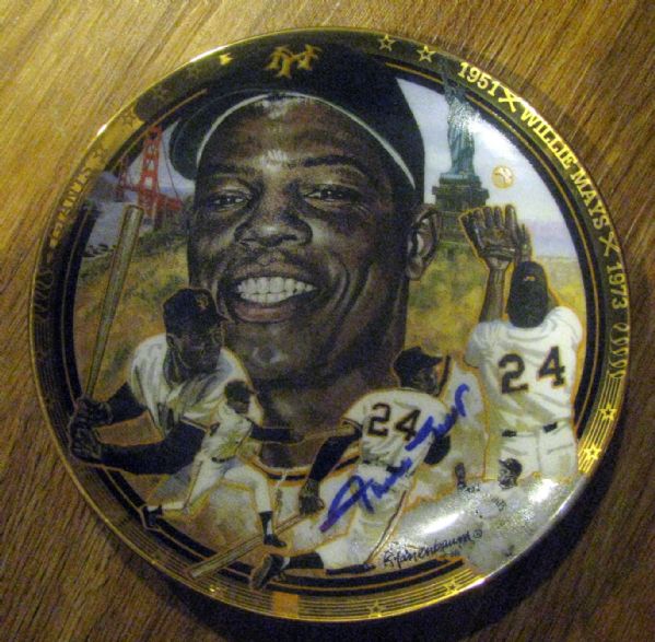 WILLIE MAYS SIGNED LIMITED EDITION PLATE w/JSA COA