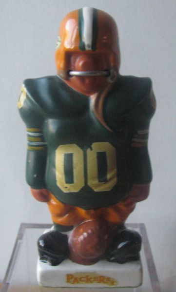 60's GREEN BAY PACKERS KAIL SMALL STANDING LINEMAN STATUE