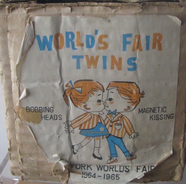 1964/65 NEW YORK WORLD'S FAIR TWINS BOBBING HEADS w/BOX