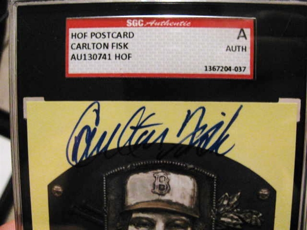 CARLTON FISK SIGNED HOF POST CARD - SGC SLABBED & AUTHENTICATED