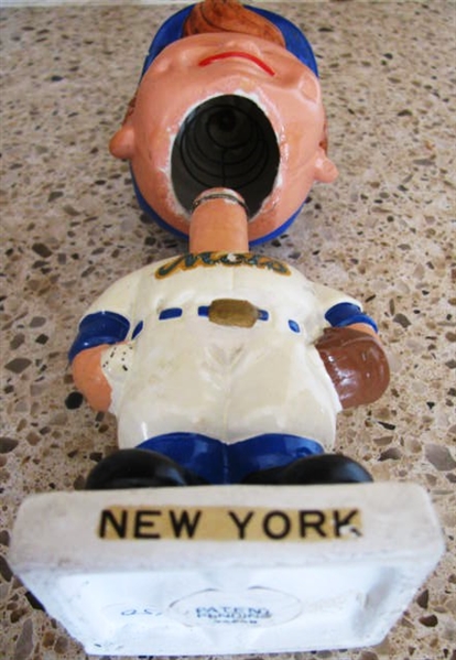 60's NEW YORK METS WHITE BASE BOBBING HEAD