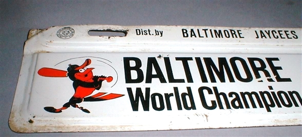 1966 BALTIMORE ORIOLES BASEBALL SOUVENIR METAL LICENSE PLATE TOPPER / FRAME
