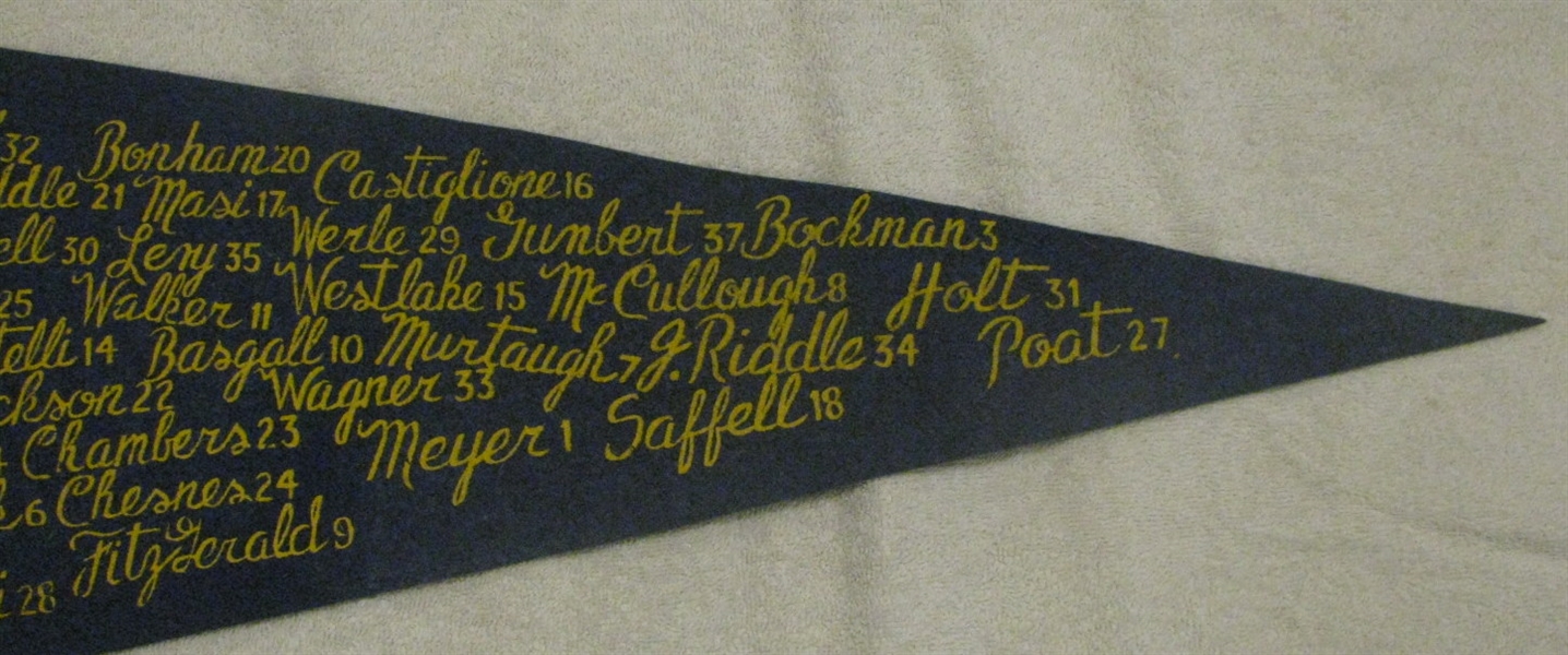 40's PITTSBURGH PIRATES FULL SIZE PENNANT w/ PLAYER NAMES
