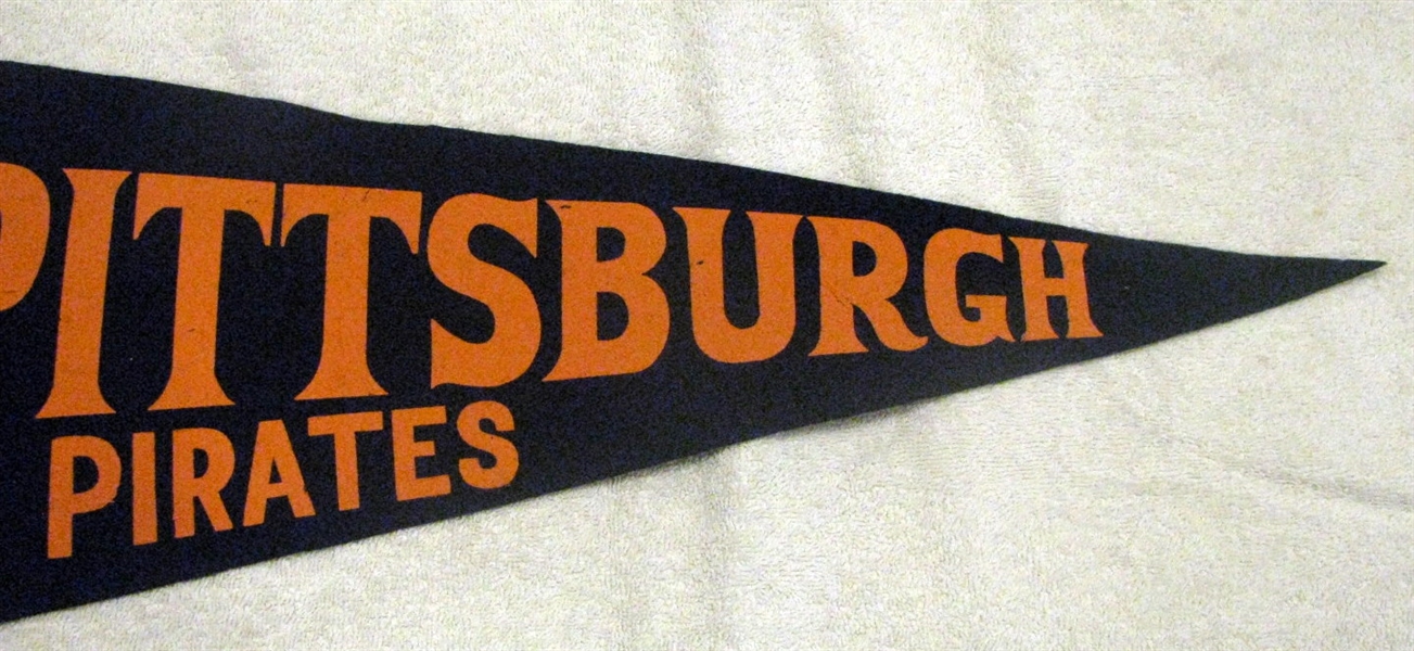 40's PITTSBURGH PIRATES FULL SIZE PENNANT