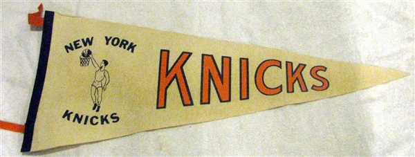 60's NEW YORK KNICKS PENNANT - VERY RARE!