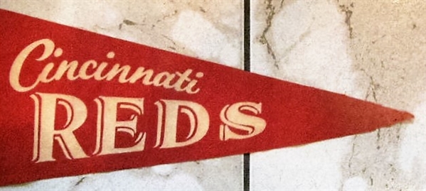 1960 CINCINNATI REDS FULL SIZE PICTURE TEAM PENNANT