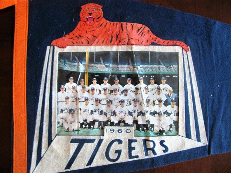 1960 DETROIT TIGERS TEAM PICTURE BASEBALL PENNANT