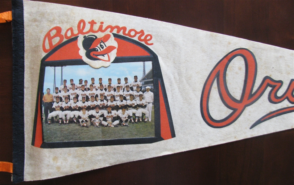 1962 BALTIMORE ORIOLES TEAM PICTURE BASEBALL PENNANT