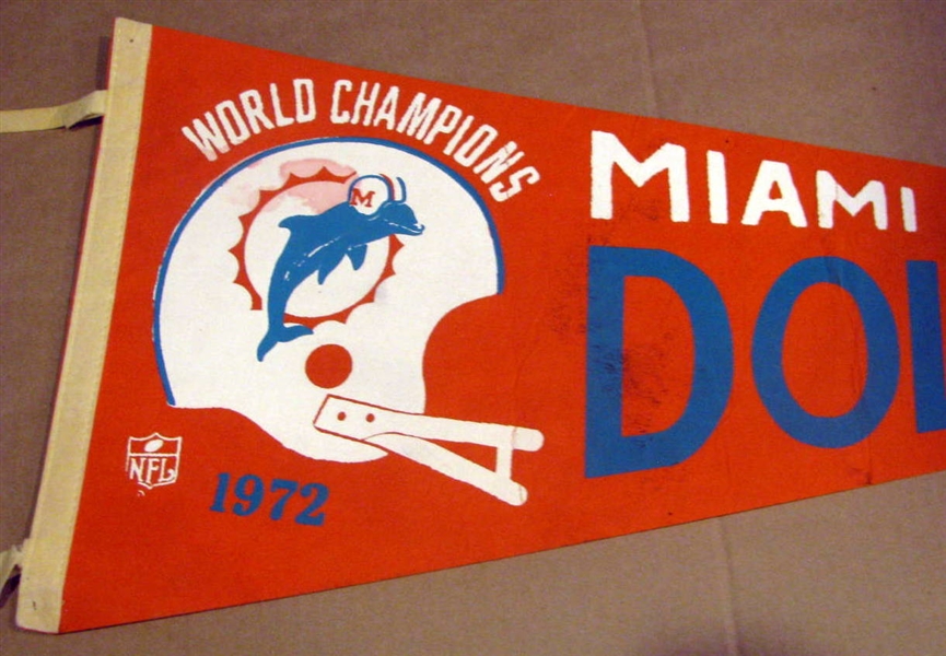 1972 MIAMI DOLPHINS WORLD CHAMPIONS PENNANT- UNDEAFEATED SEASON