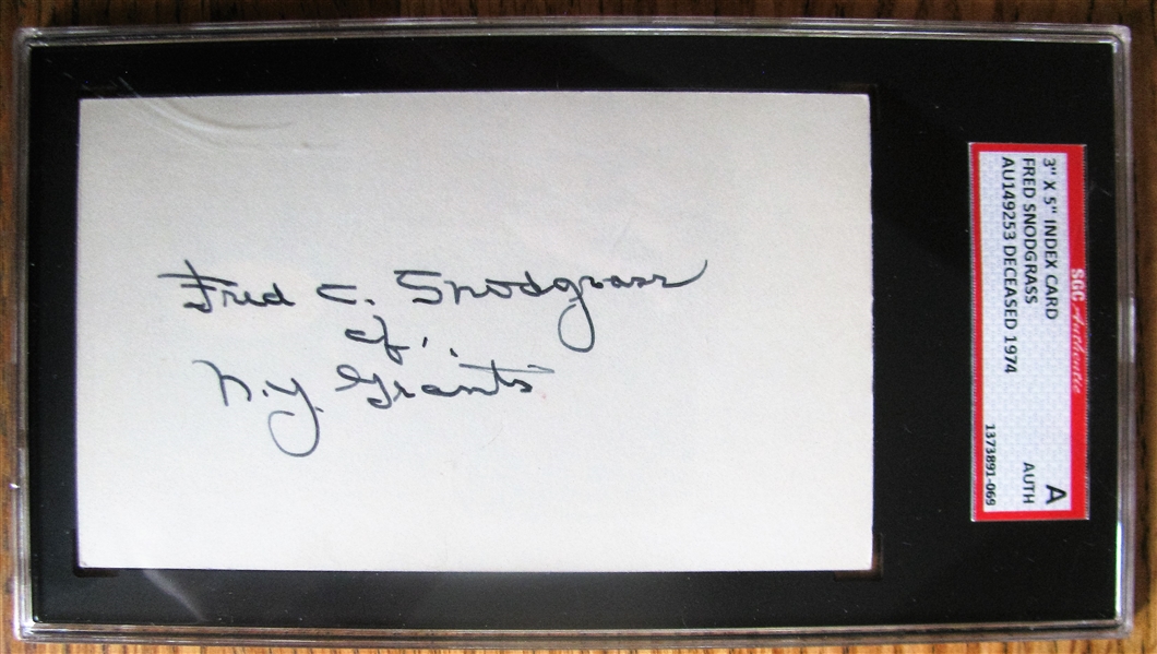 FRED SNODGRASS SIGNED 3X5 INDEX CARD - SGC SLABBED & AUTHENTICATED