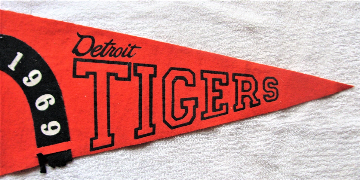 1969 DETROIT TIGERS WORLD CHAMPIONS TEAM PICTURE PENNANT