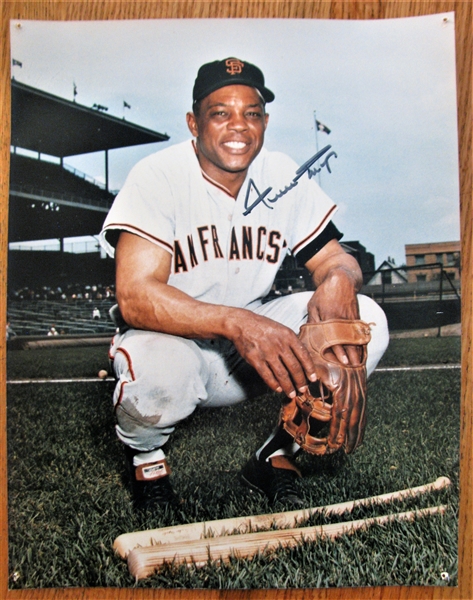 WILLIE MAYS SIGNED 11 X 14 PHOTO w/CAS COA