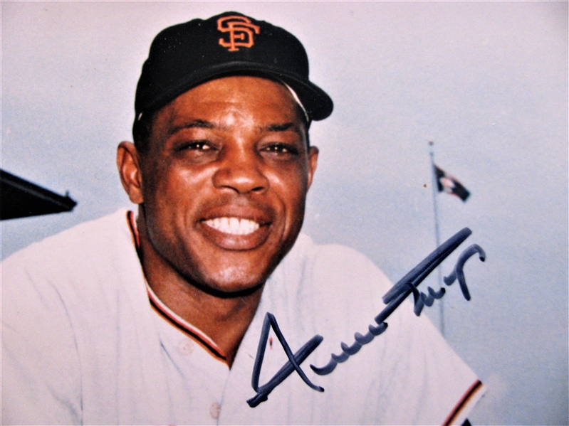 WILLIE MAYS SIGNED 11 X 14 PHOTO w/CAS COA