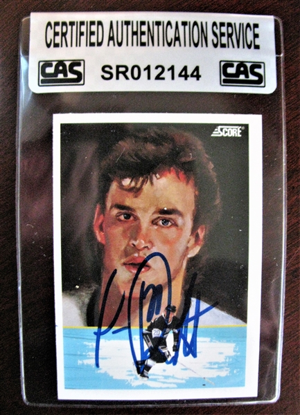 LUC ROBITAILLE SIGNED HOCKEY CARD /CAS AUTHENTICATED