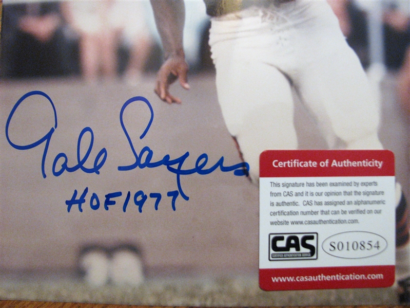 GALE SAYERS SIGNED COLOR PHOTO /CAS AUTHENTICATED