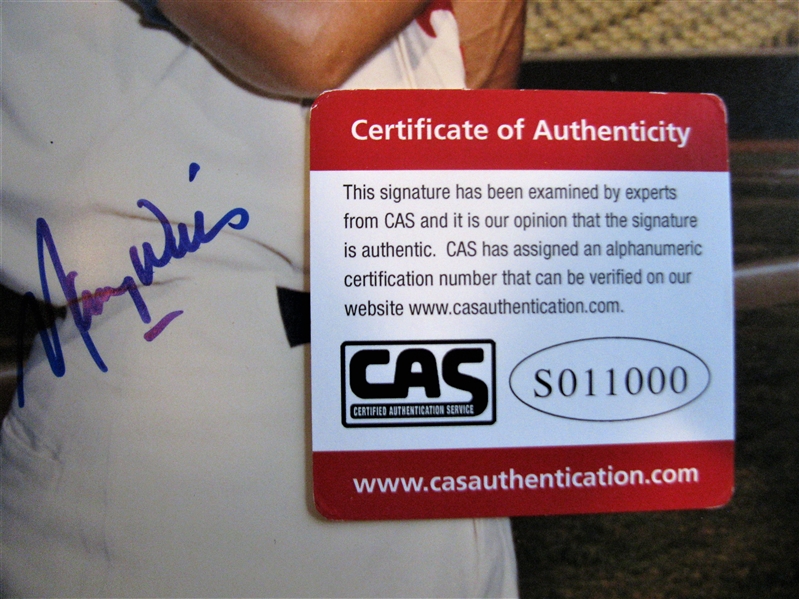 MAURY WILLS SIGNED COLOR PHOTO /CAS AUTHENTICATED
