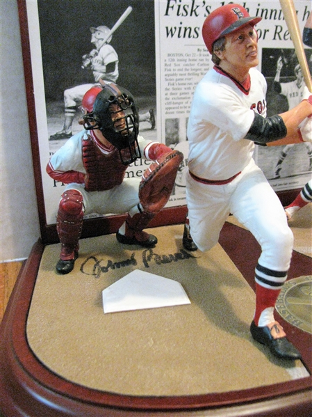 CARLTON FISK FAMOUS WORLD SERIES HOME RUN DANBURY MINT STATUE -SIGNED BY FISK & BENCH - TRISTAR 