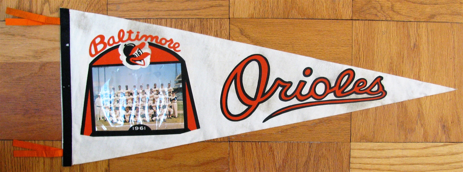 1961 BALTIMORE ORIOLES TEAM PICTURE PENNANT