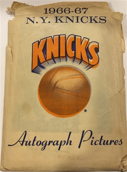1966-67 NEW YORK KNICKS PHOTO PACK w/ENVELOPE - SUPER RARE