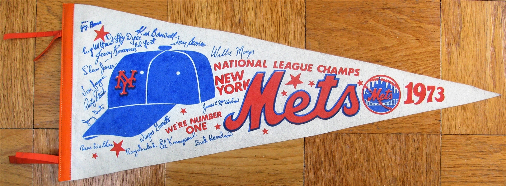 1973 NEW YORK METS NATIONAL LEAGUE CHAMPS PLAYER PENNANT w/ MAYS