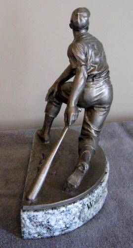 WILLIE MAYS THE SAY HEY KID SIGNED STATUE  w/JSA COA