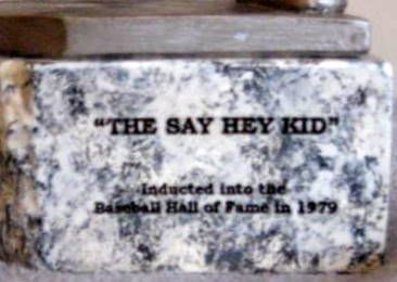 WILLIE MAYS THE SAY HEY KID SIGNED STATUE  w/JSA COA