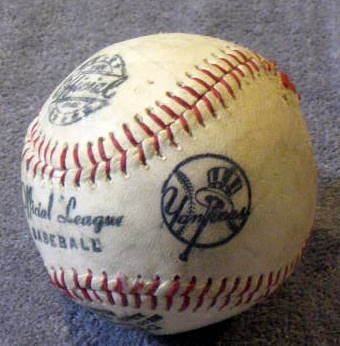 MICKEY MANTLE SINGLE SIGNED YANKEE BASEBALL w/JSA LOA