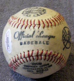 MICKEY MANTLE SINGLE SIGNED YANKEE BASEBALL w/JSA LOA