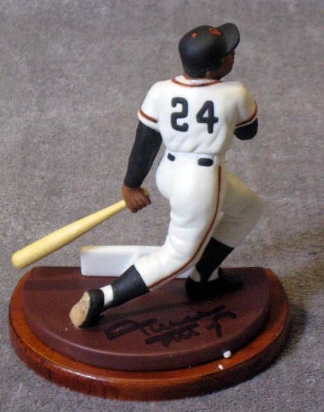 WILLIE MAYS SIGNED SPORTS IMPRESSIONS STATUE w/JSA COA