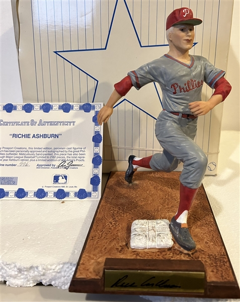 RICHIE ASHBURN SIGNED PROSPORT STATUE w/BOX & COA