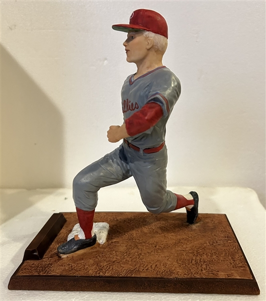 RICHIE ASHBURN SIGNED PROSPORT STATUE w/BOX & COA