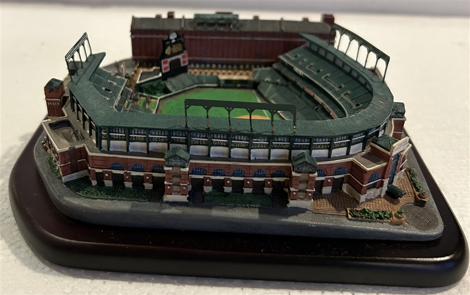 CAMDEN YARDS BALTIMORE ORIOLES DANBURY MINT STATUE w/BOX