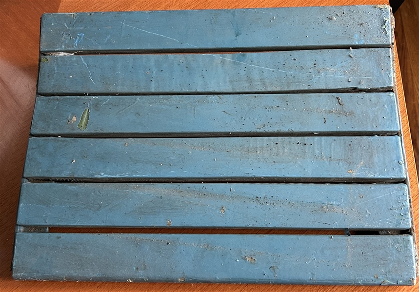 VINTAGE ORIGINAL YANKEE STADIUM SEAT RISER