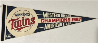 1987 MINNESOTA TWINS "WESTERN DIVISION CHAMPIONS" PENNANT